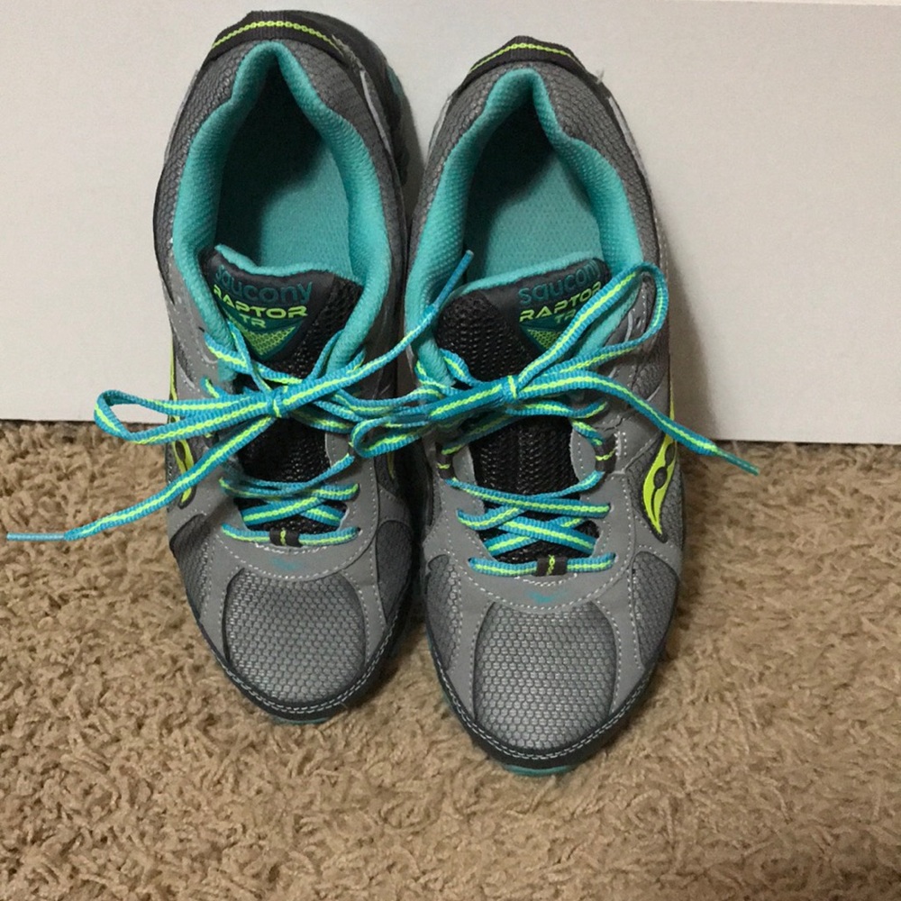 Saucony running shoes size 8